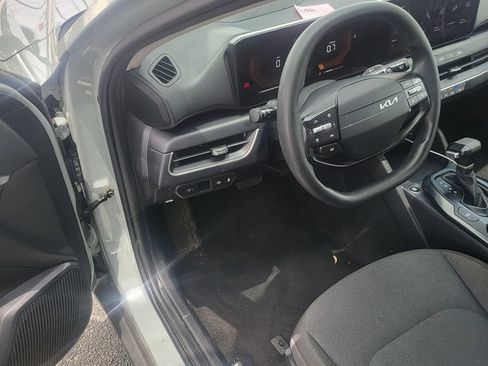 Used 2025 Kia K4 FWD image 3