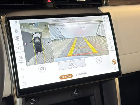 Used 2024 Land Rover Discovery Sport S image 30