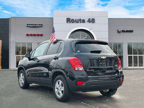 Used 2022 Chevrolet Trax LS w/ Tint and Cruise Package image 4