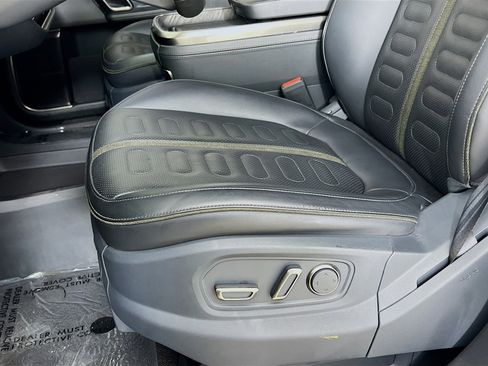 Used 2022 Rivian R1T Launch Edition image 19