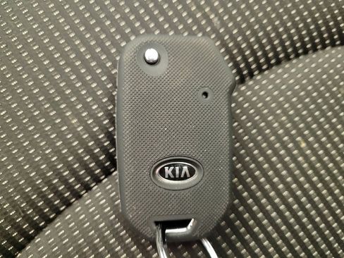 Used 2020 Kia Forte LXS FWD image 32