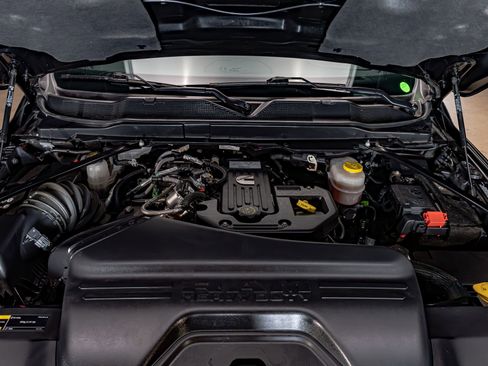 Used 2025 RAM 3500 Laramie image 33