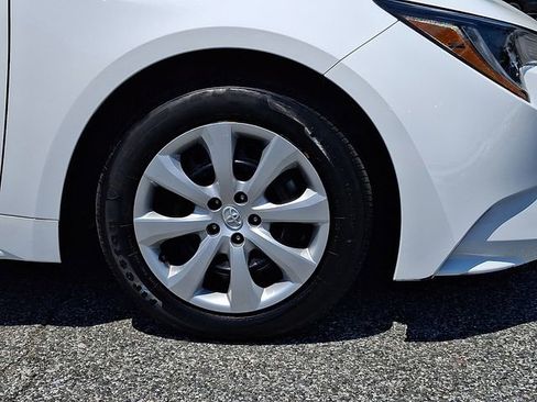 Used 2024 Toyota Corolla LE FWD image 8
