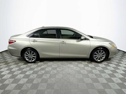 Used 2017 Toyota Camry XLE FWD image 8