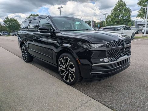 New 2026 Lincoln Navigator Reserve AWD/4WD image 5