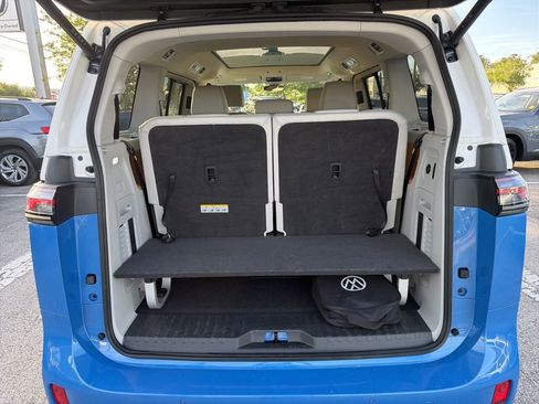 Used 2025 Volkswagen ID. Buzz 1st Edition image 11