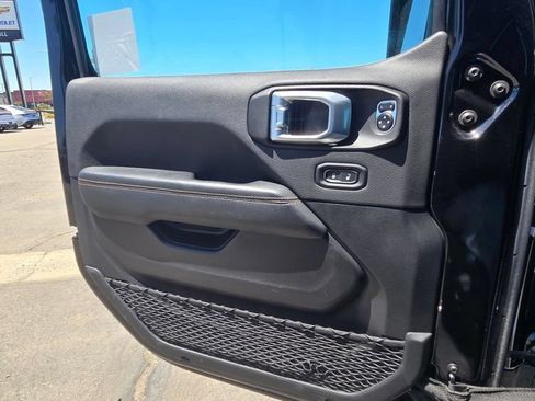 Used 2021 Jeep Wrangler Unlimited Sahara AWD/4WD image 18