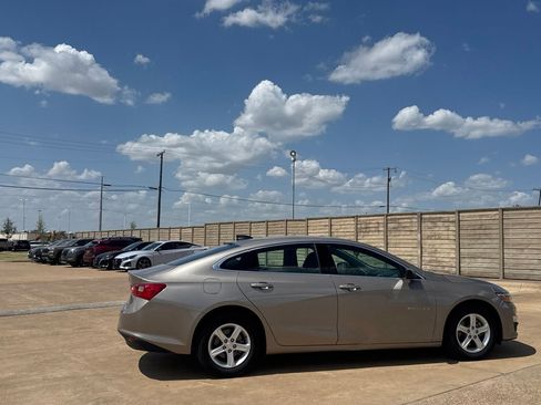Used 2025 Chevrolet Malibu LS FWD image 26