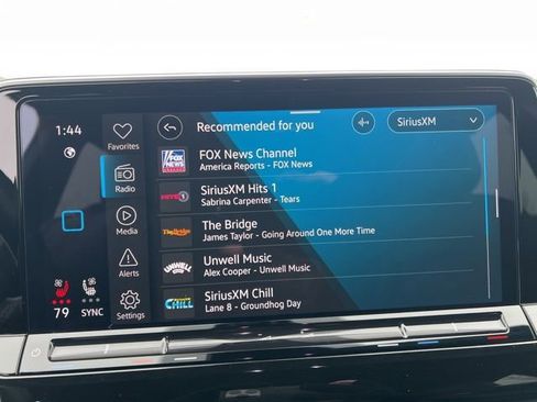 Used 2025 Volkswagen Atlas Cross Sport SE image 17