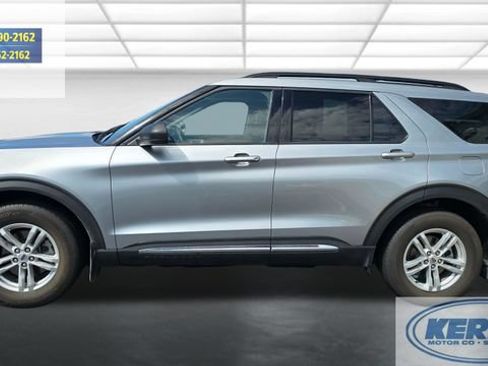 Certified 2022 Ford Explorer XLT w/ Equipment Group 202A AWD/4WD image 2