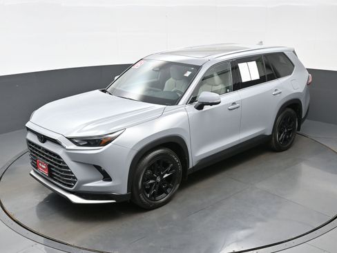 Used 2025 Toyota Grand Highlander AWD Hybrid image 39