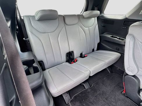 Used 2022 Hyundai Palisade SEL w/ Premium Package FWD image 28