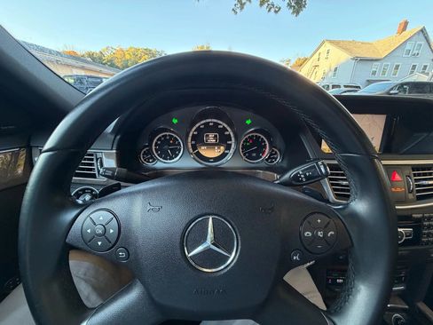 Used 2012 Mercedes-Benz E 350 4MATIC Sedan image 44