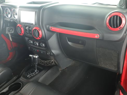 Used 2012 Jeep Wrangler Unlimited Sahara w/ Connectivity Group image 18