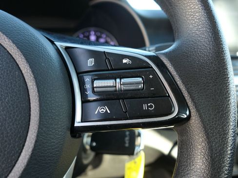 Used 2023 Kia Forte LXS w/ LXS Technology Package image 16