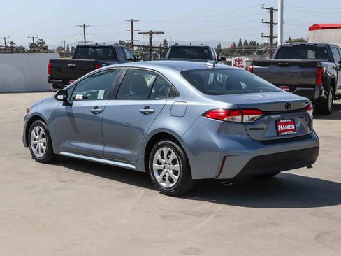 Used 2026 Toyota Corolla LE FWD image 5