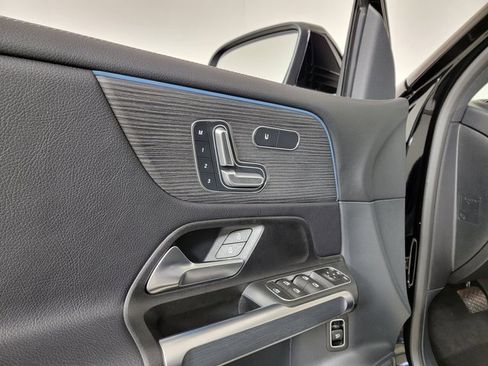 Certified 2022 Mercedes-Benz GLB 250 4MATIC image 22