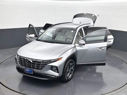 Certified 2024 Hyundai Tucson Limited image 30