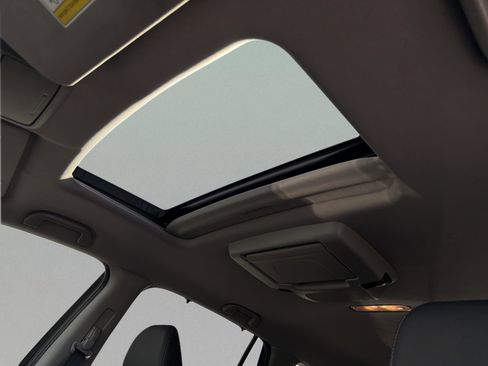 Used 2020 Honda Pilot Touring image 23