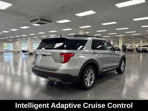 Used 2024 Ford Explorer XLT w/ Equipment Group 202A AWD/4WD image 7