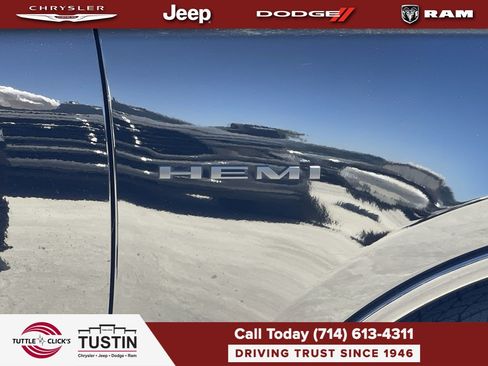 Used 2023 Dodge Durango R/T AWD/4WD image 8