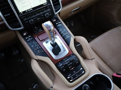 Used 2013 Porsche Cayenne GTS image 36