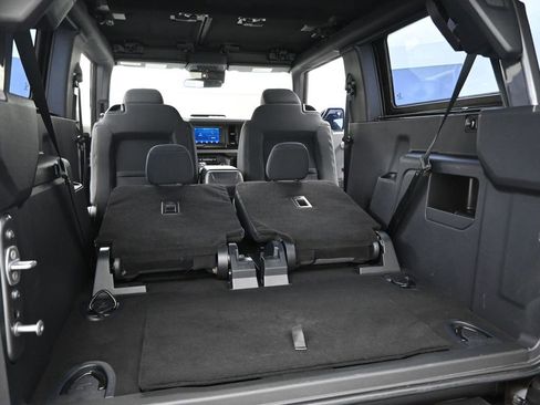 Used 2021 Ford Bronco Base image 18