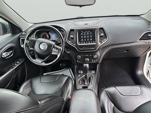 Used 2021 Jeep Cherokee Trailhawk image 6