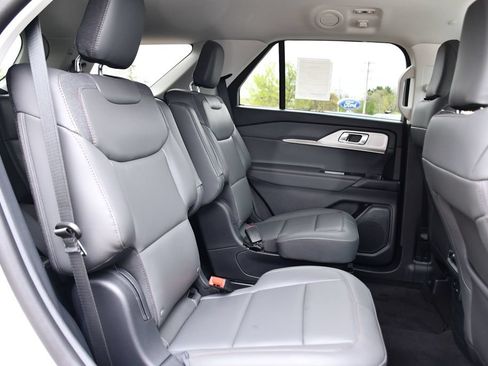 Used 2026 Ford Explorer Active w/ Active Comfort Package AWD/4WD image 18