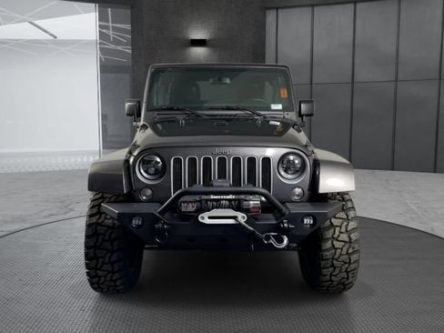 Used 2016 Jeep Wrangler Unlimited Sahara w/ Connectivity Group AWD/4WD image 2