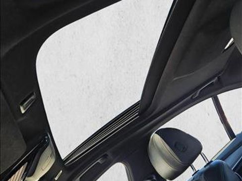 Used 2019 BMW 530e w/ M Sport Package RWD image 16