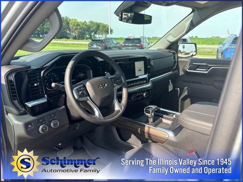 New 2026 Chevrolet Silverado 1500 RST w/ Redline Edition AWD/4WD image 13