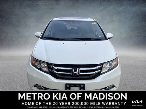 Used 2016 Honda Odyssey Touring Elite image 2