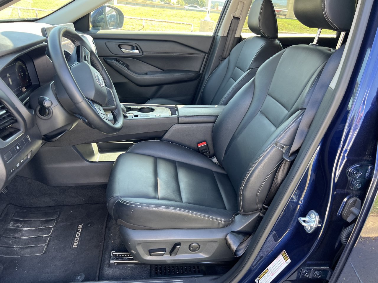 Used 2026 Nissan Rogue SL FWD image 5