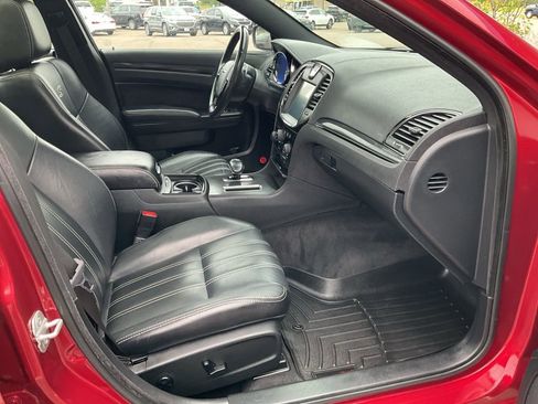 Used 2013 Chrysler 300 S image 19