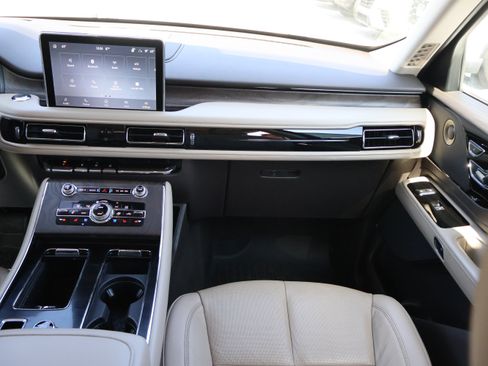 Used 2023 Lincoln Aviator Reserve w/ Equipment Group 201A RWD image 13