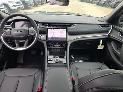 New 2025 Jeep Grand Cherokee L Limited w/ Black Appearance Package image 21