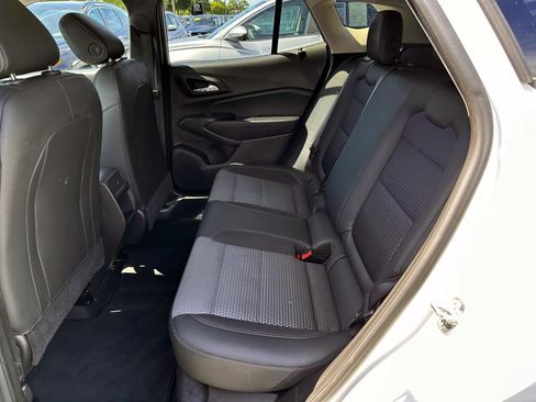 Used 2024 Chevrolet Trax LT w/ Driver Confidence Package FWD image 12