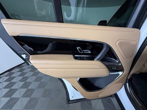 Used 2025 Land Rover Range Rover SE AWD/4WD image 26