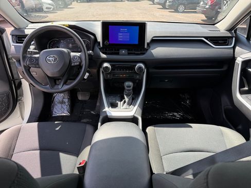 Used 2025 Toyota RAV4 LE AWD/4WD image 19