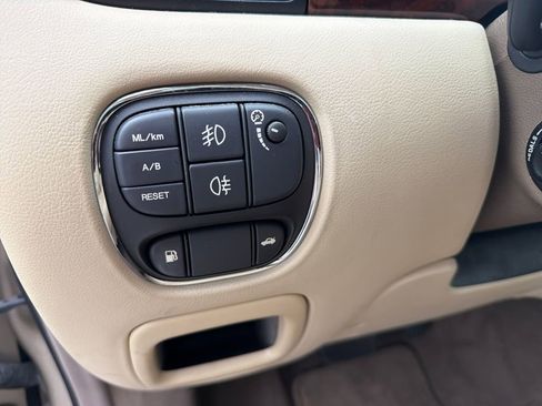 Used 2005 Jaguar XJ8 RWD image 23