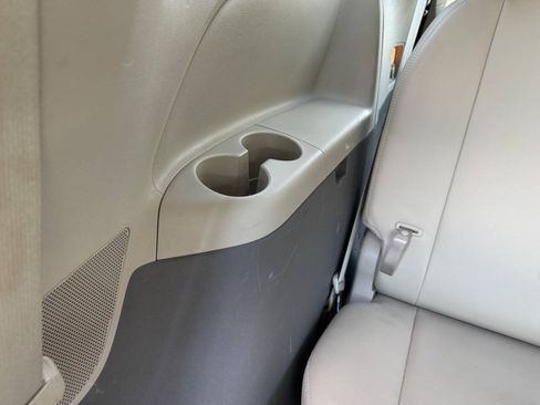 Used 2012 Toyota Sienna XLE FWD image 31