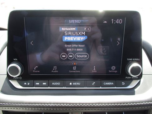 Used 2023 Nissan Rogue SV AWD/4WD image 19