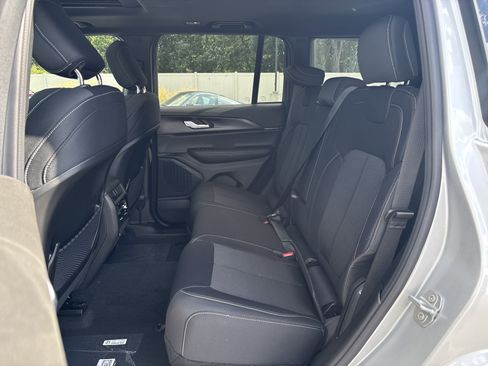 New 2025 Jeep Grand Cherokee Laredo X w/ Luxury Tech Group I image 16