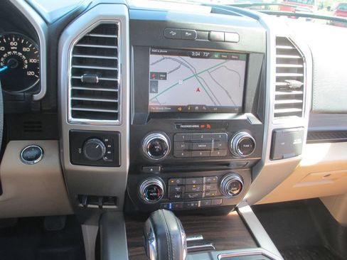 Used 2015 Ford F150 Lariat w/ Equipment Group 502A Luxury AWD/4WD image 33