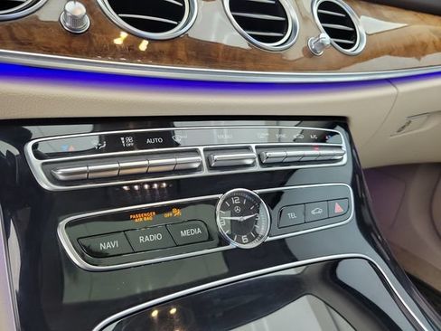 Used 2018 Mercedes-Benz E 300 image 30