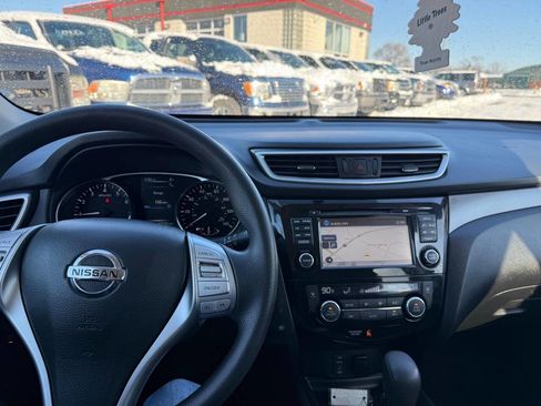 Used 2016 Nissan Rogue SV w/ SV Premium Package image 20