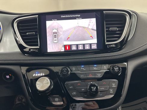 New 2026 Chrysler Pacifica Limited w/ S Appearance Package AWD/4WD image 39