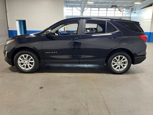 Used 2021 Chevrolet Equinox LS w/ LS Convenience Package AWD/4WD image 6