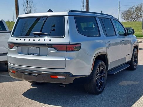 Used 2024 Jeep Wagoneer Series II AWD/4WD image 4